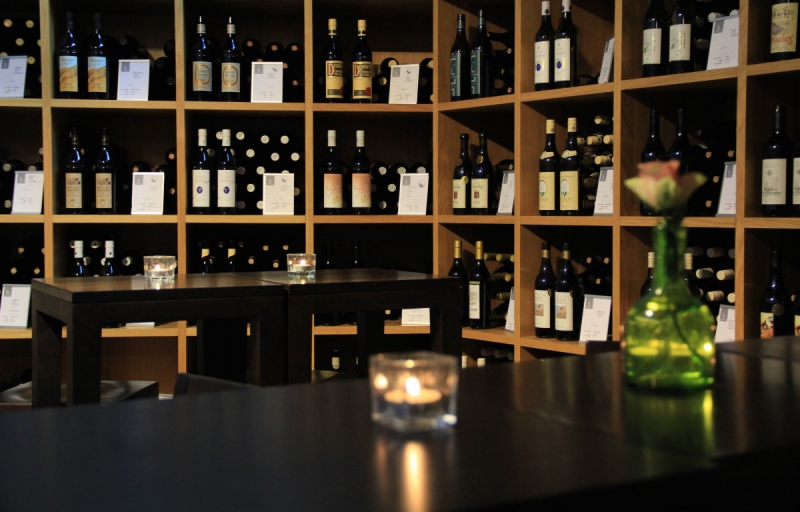 magasin-PIERLAS-min_wine_vinorama_wine_bottle_cellar_red_wine_wines_storage_wine_rack-1077047